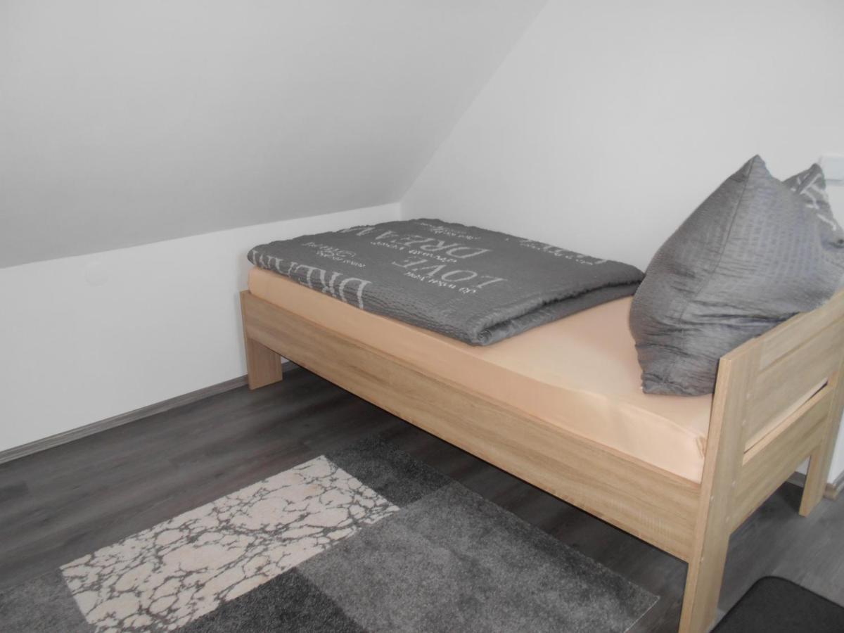 Ferienapartment-Monteurwohnung-Muldestausee Pouch Екстер'єр фото